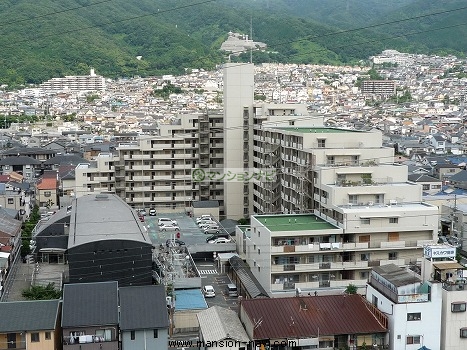 新石切グランドハイツ外観